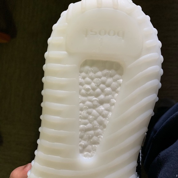 Yeezy Boost 350 V2 Zebra’s - Picture 3 of 5